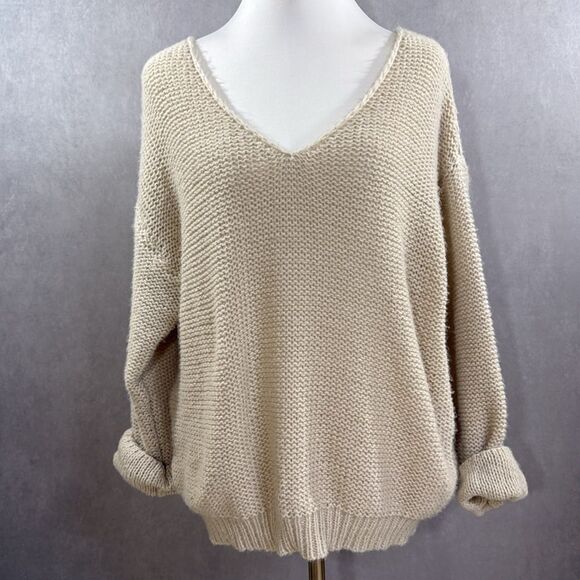 Cream Textured Knit V-Neck Sweater - Picture 3 of 5